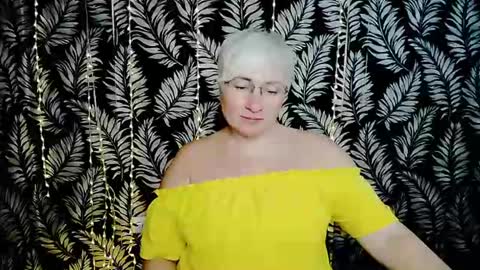 Snapshot of oliviaoskar_ chatting on 06/21/26, 10:40 Kelly online show from 06/21/26, 10:40