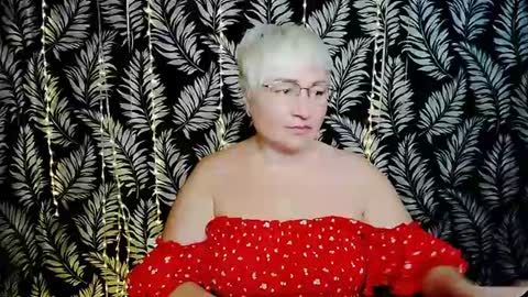 Snapshot of oliviaoskar_ chatting on 06/27/26, 10:53 Kelly online show from 06/27/26, 10:53