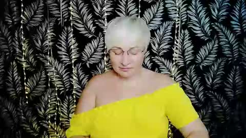 Snapshot of oliviaoskar_ chatting on 06/29/26, 10:26 Kelly online show from 06/29/26, 10:26