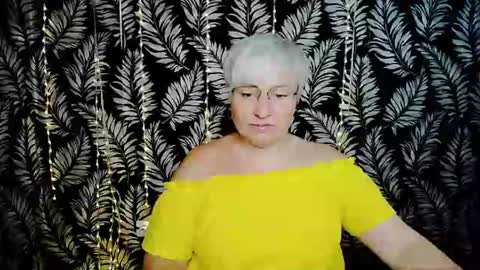 Snapshot of oliviaoskar_ chatting on 07/04/26, 10:10 Kelly online show from 07/04/26, 10:10