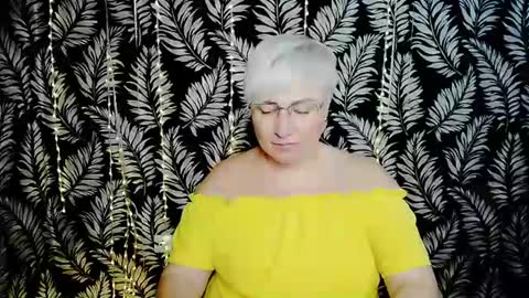 Snapshot of oliviaoskar_ chatting on 07/06/26, 10:12 Kelly online show from 07/06/26, 10:12