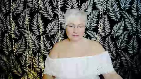 Snapshot of oliviaoskar_ chatting on 07/23/26, 10:13 Kelly online show from 07/23/26, 10:13