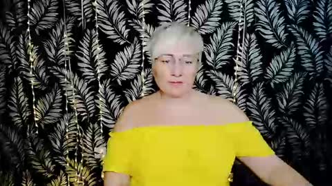 Snapshot of oliviaoskar_ chatting on 07/25/26, 10:02 Kelly online show from 07/25/26, 10:02