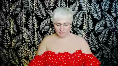 Snapshot of oliviaoskar_ chatting on 07/26/26, 10:11 Kelly online show from 07/26/26, 10:11