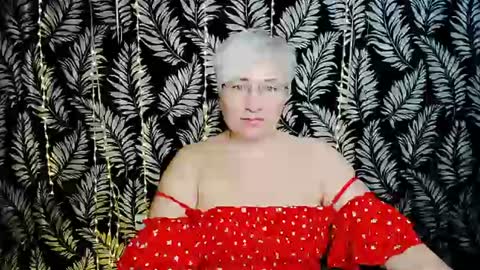 Snapshot of oliviaoskar_ chatting on 07/31/26, 10:25 Kelly online show from 07/31/26, 10:25
