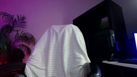 Olivia Owens online show from 02/26/25, 09:21