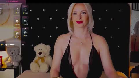 Snapshot of oliviashaw22 chatting on 02/14/26, 08:38 Olivia online show from 02/14/26, 08:38