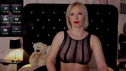 Olivia online show from 02/11/25, 07:54