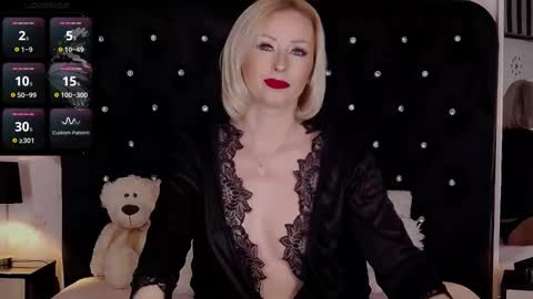 Olivia online show from 03/04/25, 11:19