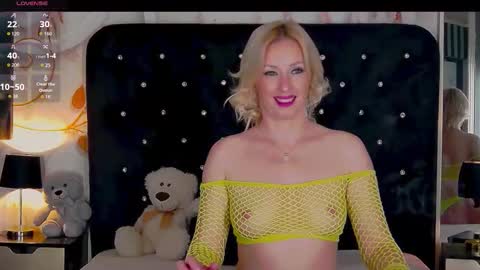 Olivia online show from 10/21/25, 10:10