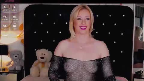 Olivia online show from 11/07/25, 10:43