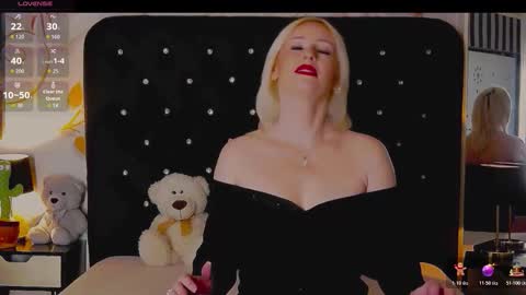 Olivia online show from 12/13/25, 09:42