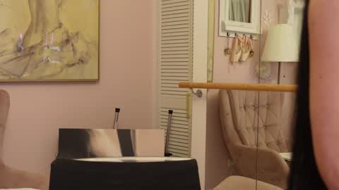 OliviaSway online show from 01/30/25, 11:02