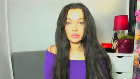 OliviaWomen online show from 02/17/26, 08:22