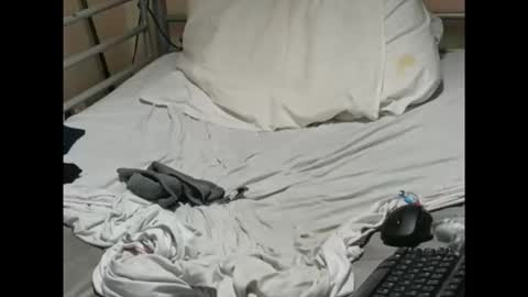 Snapshot of olivier_21 chatting on 01/05/26, 06:22 olivier_21 online show from 01/05/26, 06:22