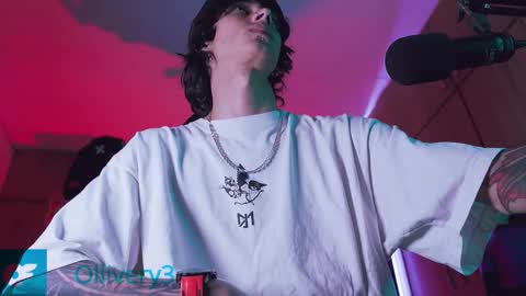     online show from 10/09/25, 04:10