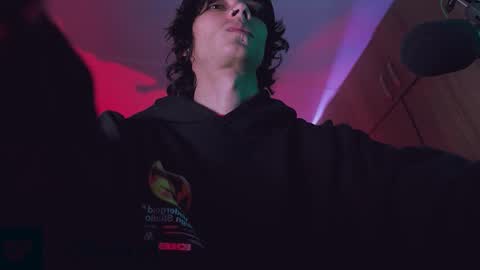     online show from 10/11/25, 06:45