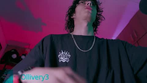     online show from 10/21/25, 02:34