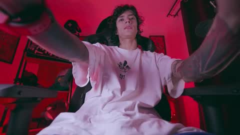 Snapshot of olliver___y chatting on 02/03/26, 02:32 online show from 02/03/26, 02:32