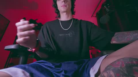 Snapshot of olliver___y chatting on 02/28/26, 04:35 online show from 02/28/26, 04:35