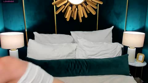 Amely online show from 10/11/25, 12:15