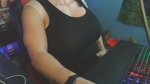 Dani Pregna online show from 10/13/25, 02:06