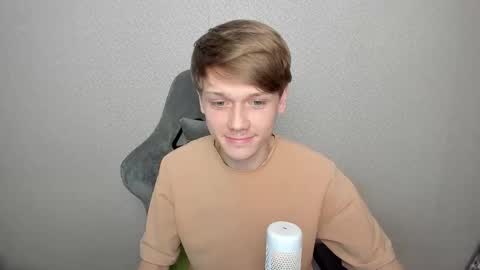 Snapshot of olvr_zoolander chatting on 02/16/26, 01:51 Oliver and Mira online show from 02/16/26, 01:51