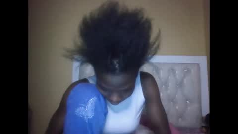 Snapshot of olwami4 chatting on 12/15/25, 01:54 olwami4 online show from 12/15/25, 01:54