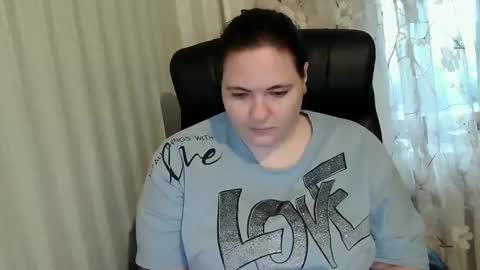 OlyaAndNetty online show from 10/17/25, 02:08