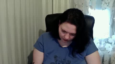 OlyaAndNetty online show from 10/21/25, 10:27