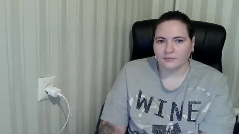 OlyaAndNetty online show from 10/27/25, 07:40