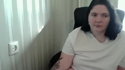 OlyaAndNetty online show from 10/30/25, 07:54