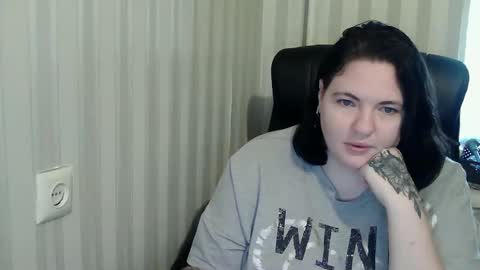 OlyaAndNetty online show from 11/01/25, 01:46