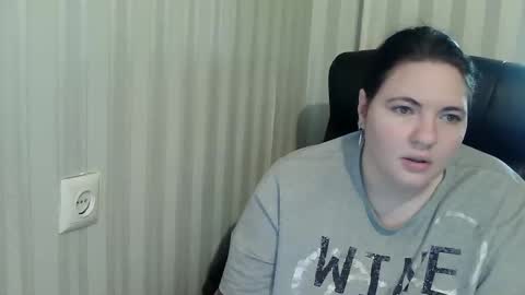 OlyaAndNetty online show from 11/02/25, 09:44