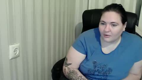 OlyaAndNetty online show from 11/07/25, 05:35