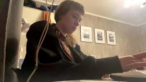 Snapshot of omahethcote chatting on 05/23/26, 12:31 Eva online show from 05/23/26, 12:31