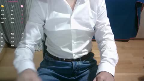 Snapshot of omar87ram chatting on 10/18/25, 09:10 Omar online show from 10/18/25, 09:10