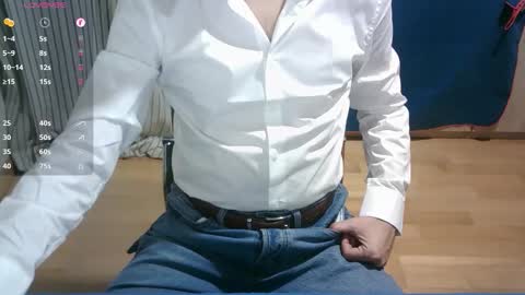 Snapshot of omar87ram chatting on 10/31/25, 10:44 Omar online show from 10/31/25, 10:44