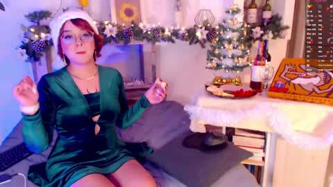 Snapshot of omgzarah chatting on 12/24/24, 10:49 Zarah 3 online show from 12/24/24, 10:49