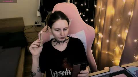 on_yxxx online show from 10/17/25, 06:32