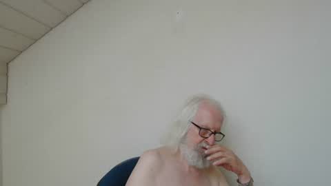 Somewhere over the rainbow online show from 07/15/26, 07:02