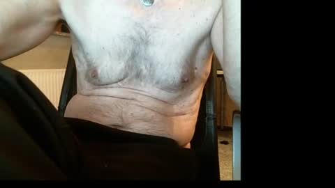 Snapshot of one_life152 chatting on 11/15/25, 09:54 one_life152 online show from 11/15/25, 09:54