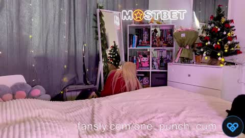 Snapshot of one_punch_cum chatting on 12/31/24, 10:04 couple Lu sexy chick in middle and Jimmyblonde our friend Brianglasses online show from 12/31/24, 10:04