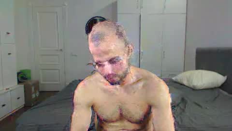 Snapshot of onebestlover chatting on 01/28/25, 03:35 onebestlover online show from 01/28/25, 03:35