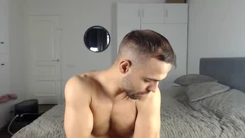 Snapshot of onebestlover chatting on 10/22/25, 10:04 onebestlover online show from 10/22/25, 10:04