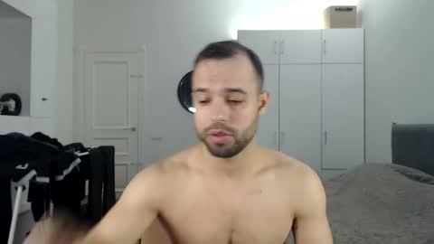 Snapshot of onebestlover chatting on 11/24/25, 08:25 onebestlover online show from 11/24/25, 08:25