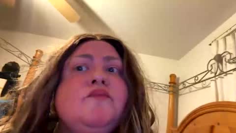 Snapshot of oneeightykaty chatting on 11/06/25, 03:51 oneeightykaty online show from 11/06/25, 03:51