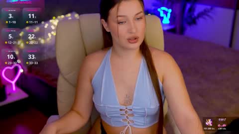 L A Y A online show from 10/25/25, 07:19