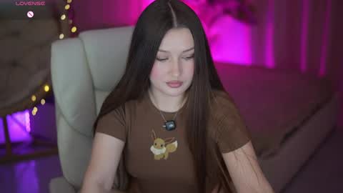 L A Y A online show from 04/22/26, 07:04