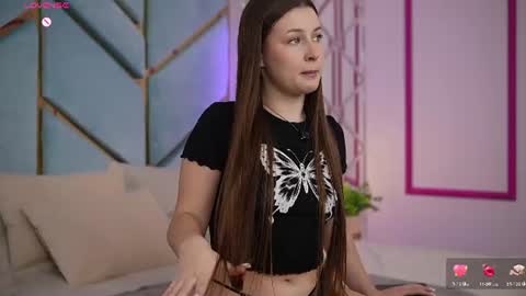 L A Y A online show from 07/27/26, 06:20